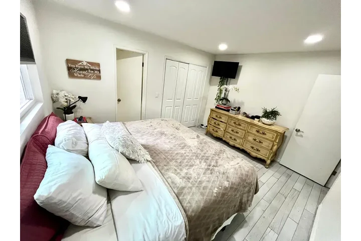 $1500 : Santa Ana - Beautiful 3 bd image 3