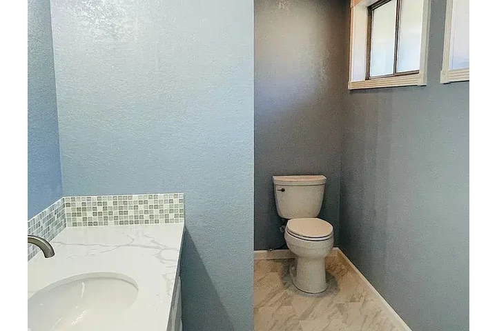 $1300 : SPACIOUS SINGLE STORY image 9