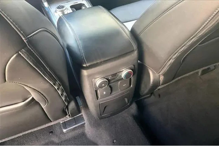 $23794 : Ford Explorer 2022 AWD XLT 4 image 10