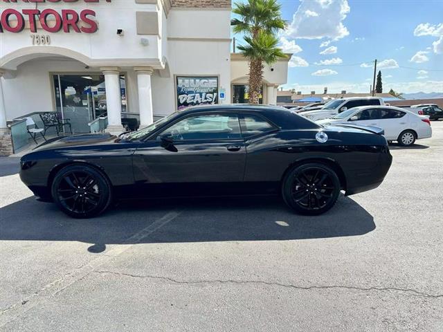 $28995 : Pre-Owned 2022 Challenger GT image 9