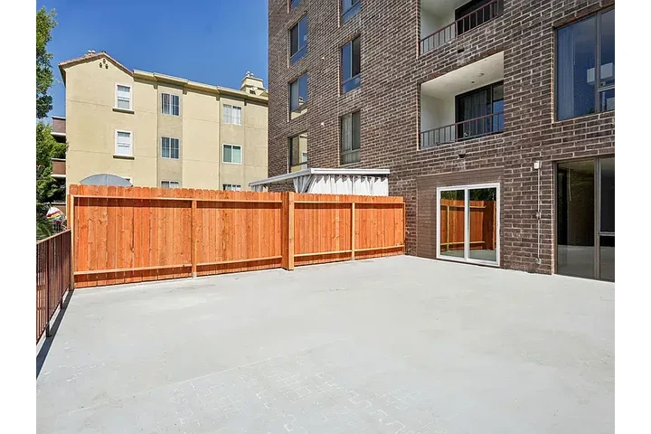 $2700 : Century Glen image 2