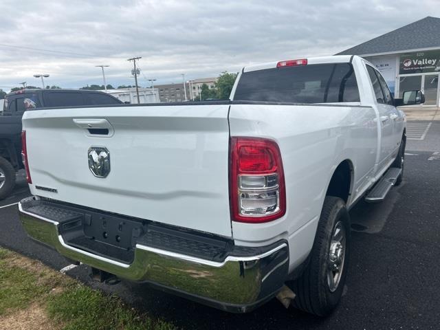 $38298 : PRE-OWNED 2021 RAM 2500 BIG H image 4