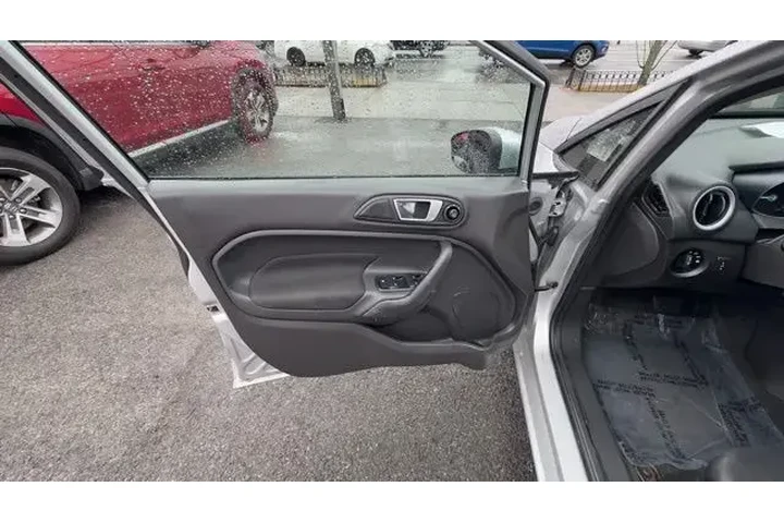 $8998 : Ford Fiesta 2015 SE 4dr Seda image 9