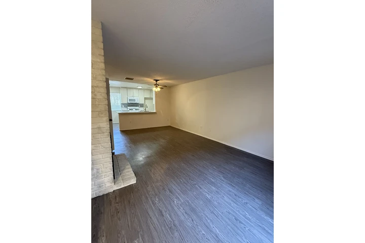 $2525 : PANO0RAMA CITY image 1