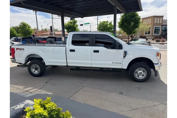 2022 F-250 SD Platinum Crew C image 4