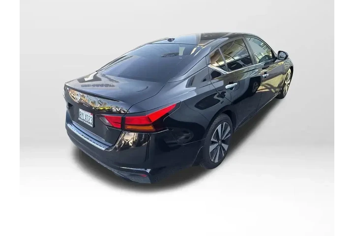 $14535 : Nissan Altima 2021 2.5 SV 4d image 6