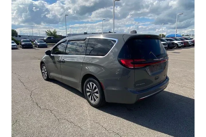 $21247 : Chrysler Pacifica Hybrid 202 image 4