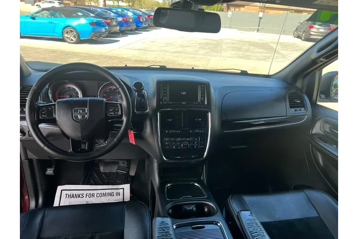 2019 Grand Caravan SXT image 9