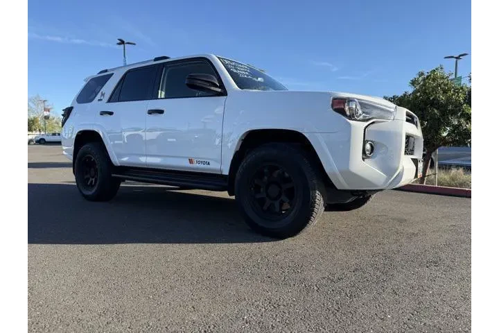 $38899 : Toyota 4Runner 2023 4x4 SR5 image 8