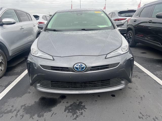 $19990 : PRE-OWNED 2022 TOYOTA PRIUS L image 4