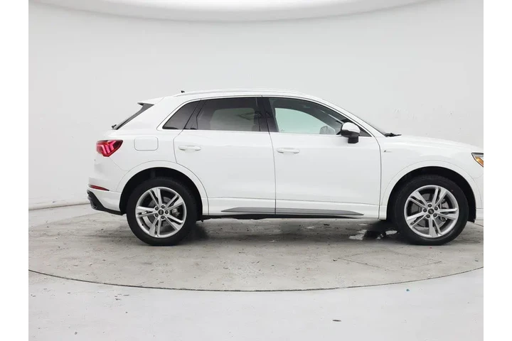 $28998 : Audi Q3 2022 AWD quattro S l image 7