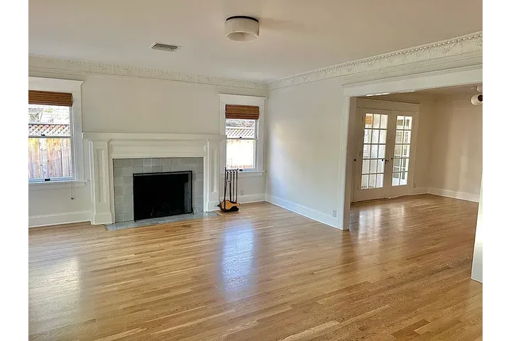 $2800 : 3bed available for rent image 3