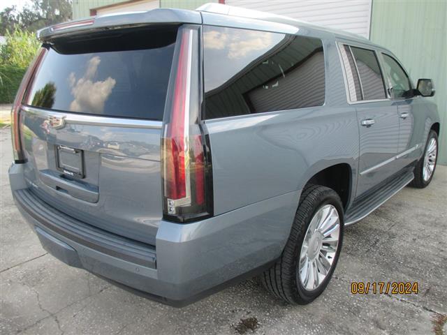 $30995 : 2016 Escalade image 3