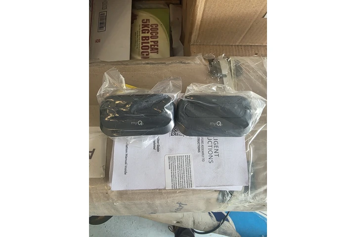 Smart home garage door opener image 3