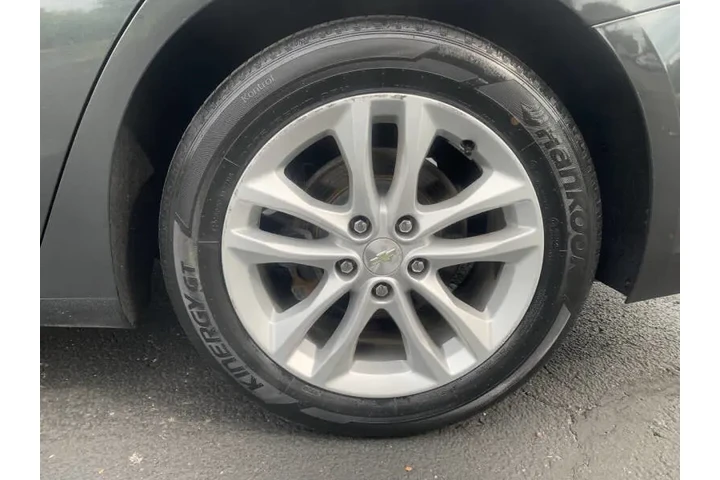 $11995 : 2017 Malibu LT image 10