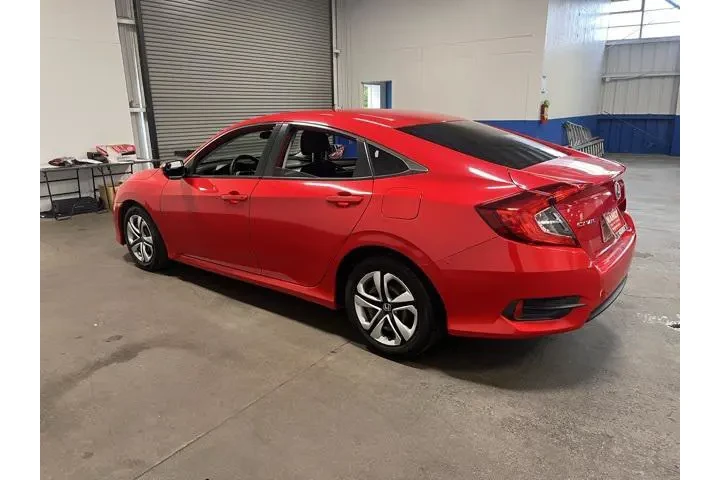 $15981 : Honda Civic 2016 LX 4dr Seda image 5