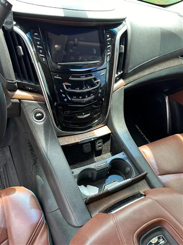$29000 : Cadillac Escalade image 7