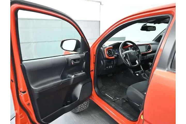 $27100 : Toyota Tacoma 2017 4x4 TRD P image 7