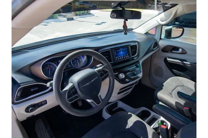 $10898 : Chrysler Pacifica 2018 L 4dr image 5