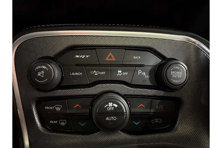 $33987 : Dodge Challenger 2015 SRT 39 image 7