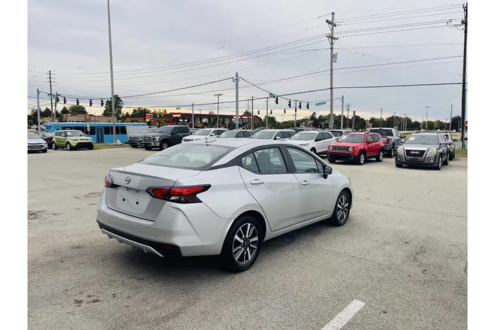 $15850 : 2025 Versa SV image 7