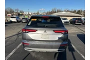 $23180 : Mitsubishi Outlander 2023 AW thumbnail