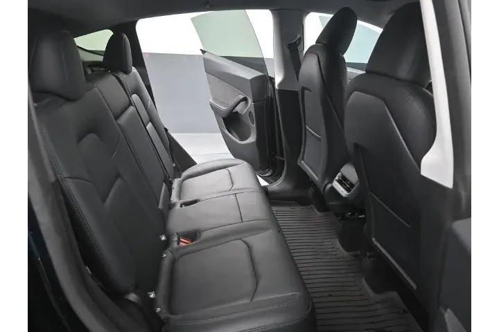 $34998 : Tesla Model Y 2024 AWD Long image 2