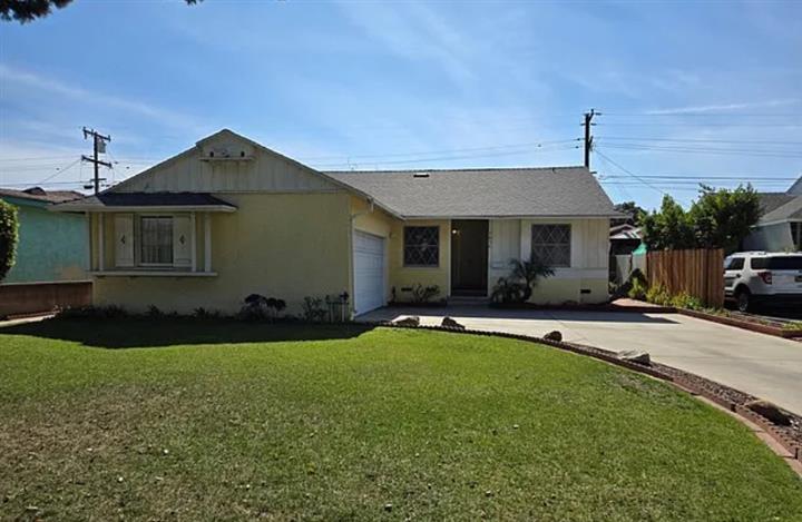 $2900 : This Craftsman home image 3