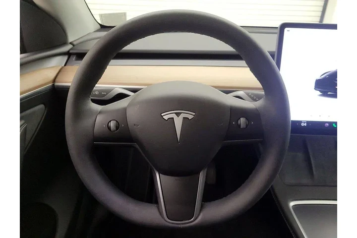 $34998 : Tesla Model Y 2024 AWD Long image 10