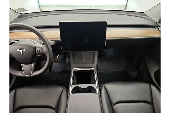 $33998 : Tesla Model Y 2023 AWD Long image 9