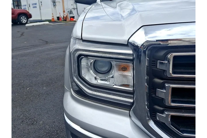 $27500 : 2017 GMC Sierra 1500 SLE Crew image 9