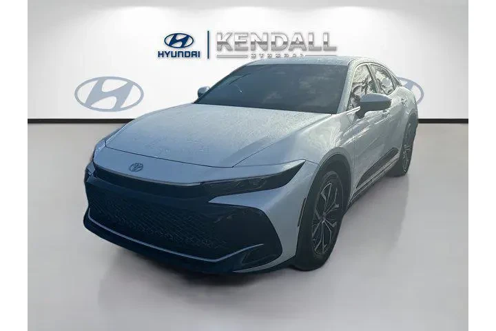 $28465 : Toyota Crown 2023 AWD XLE 4d image 3