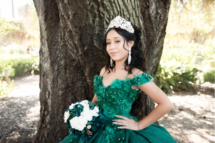 UNIQUE PHOTO AND VIDEO image 8