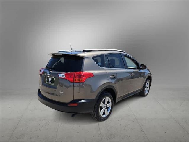 $16990 : Pre-Owned 2015 Toyota RAV4 XLE image 5
