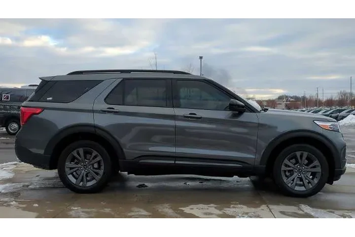 $29995 : Ford Explorer 2023 AWD XLT 4 image 6
