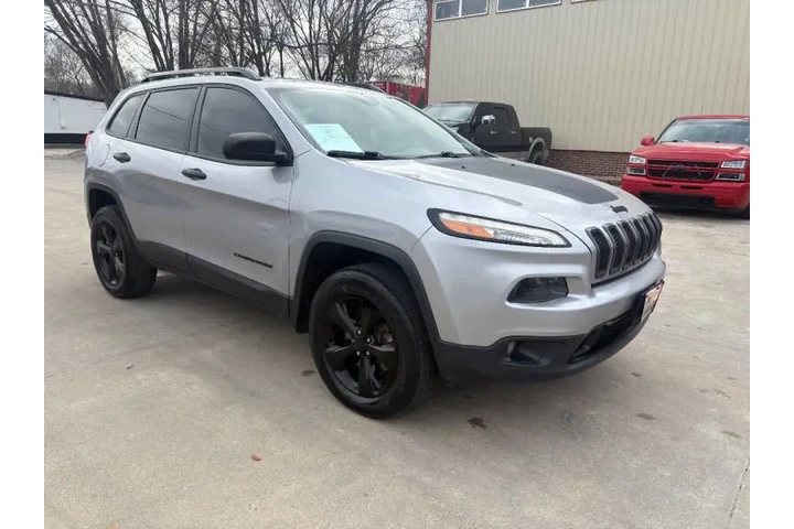 $8950 : 2016 Cherokee Latitude image 4