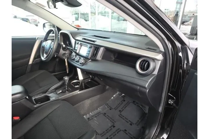 $15999 : Toyota RAV4 2018 AWD LE 4dr image 9