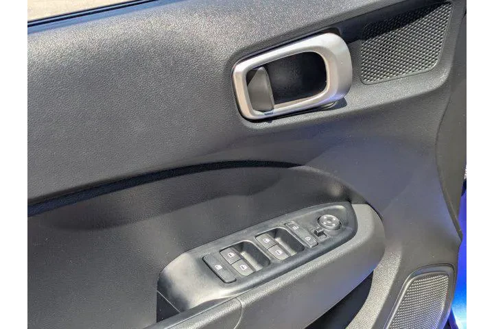 $18773 : Hyundai VENUE 2025 SE 4dr Cr image 9