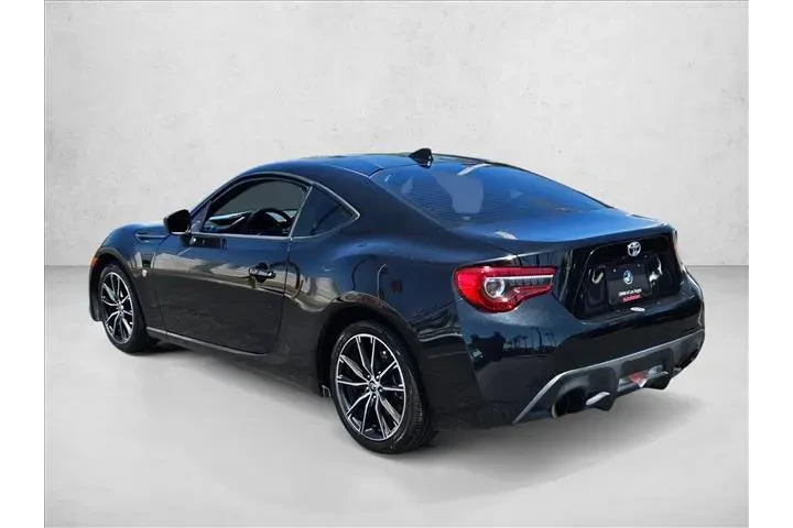 $18524 : Toyota 86 2017 2dr Coupe 6A image 8
