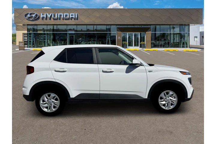 $20995 : Hyundai VENUE 2026 SE 4dr Cr image 9