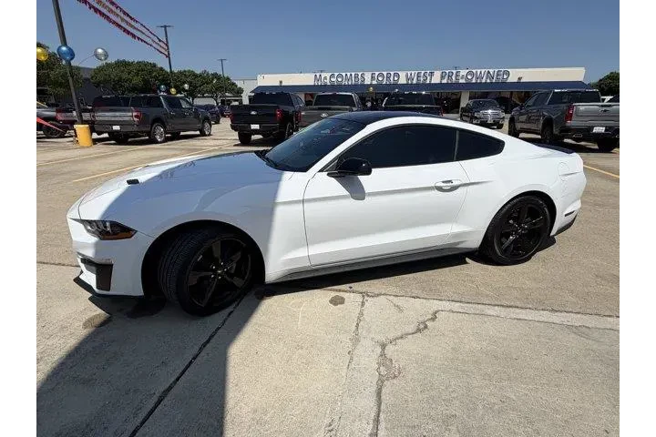 $31900 : Ford Mustang 2021 EcoBoost 2 image 9