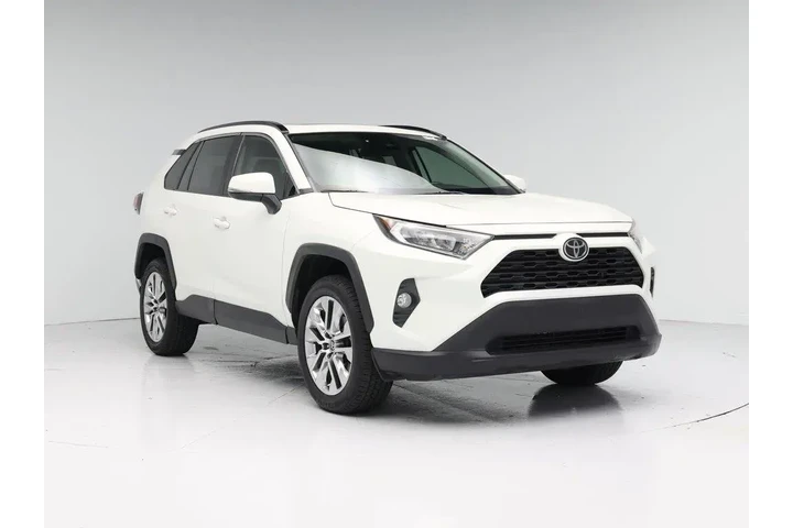 $27998 : Toyota RAV4 2021 XLE Premium image 1
