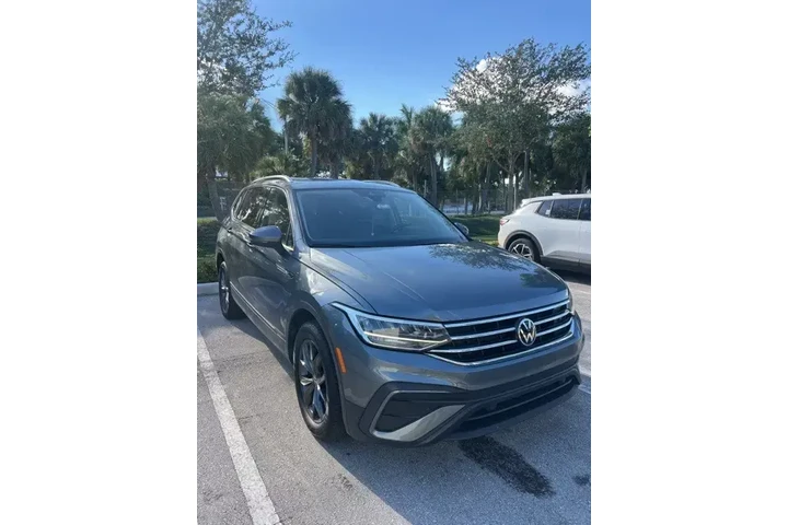 $18990 : Volkswagen Tiguan 2023 SE 4d image 3