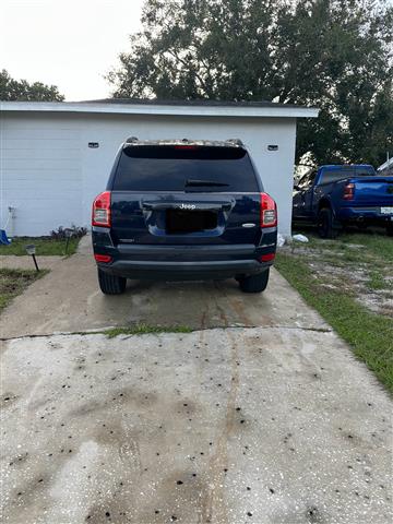 $5000 : Jeep compass latitudes 2.4 L image 3