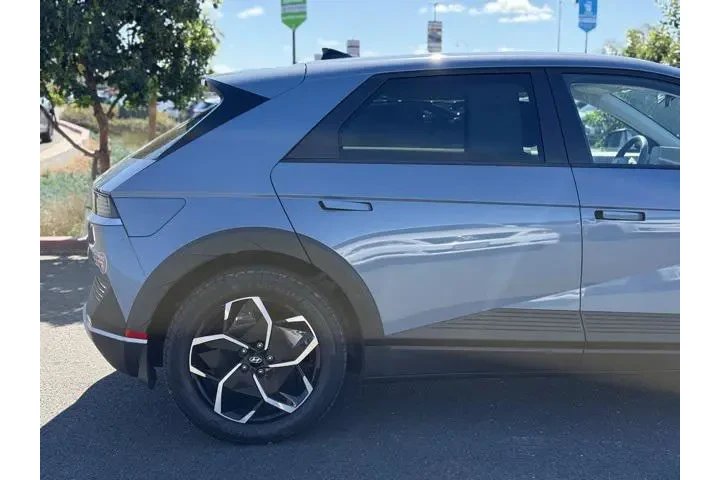 $25591 : Hyundai IONIQ 5 2024 SEL 4dr image 8