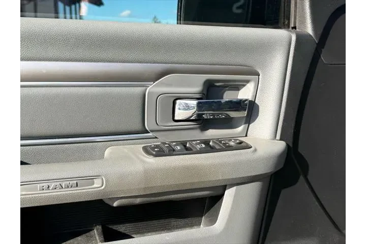 $15885 : Ram 2500 2015 4x4 SLT 4dr Cr image 9