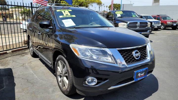 $11995 : 2014 Pathfinder Platinum image 1