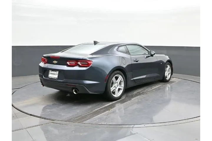 $15777 : Chevrolet Camaro 2019 LS 2dr image 10