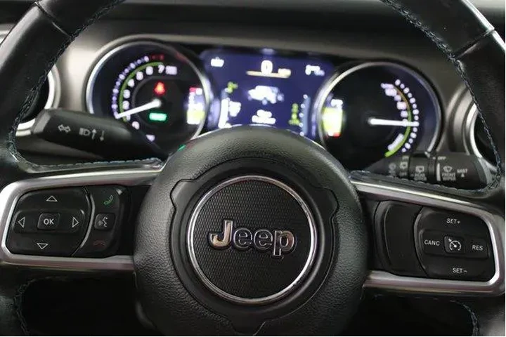 $37945 : Jeep Wrangler 2023 4x4 Rubic image 6