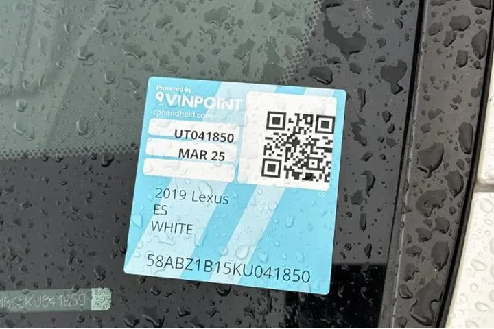 $24661 : Lexus ES 350 2019 F SPORT 4d image 3